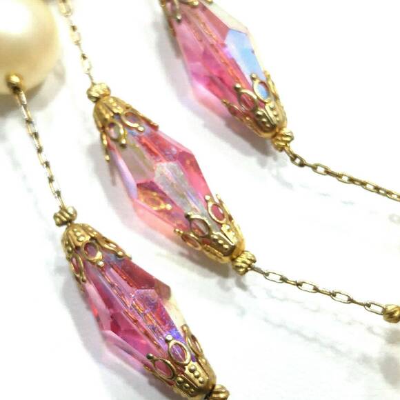 Vintage 1960s Pink Crystal Necklace 3 Strand Aurora Borealis Faux Pearl Beads - Picture 5 of 8